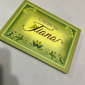 Beauty Creations - Tiana